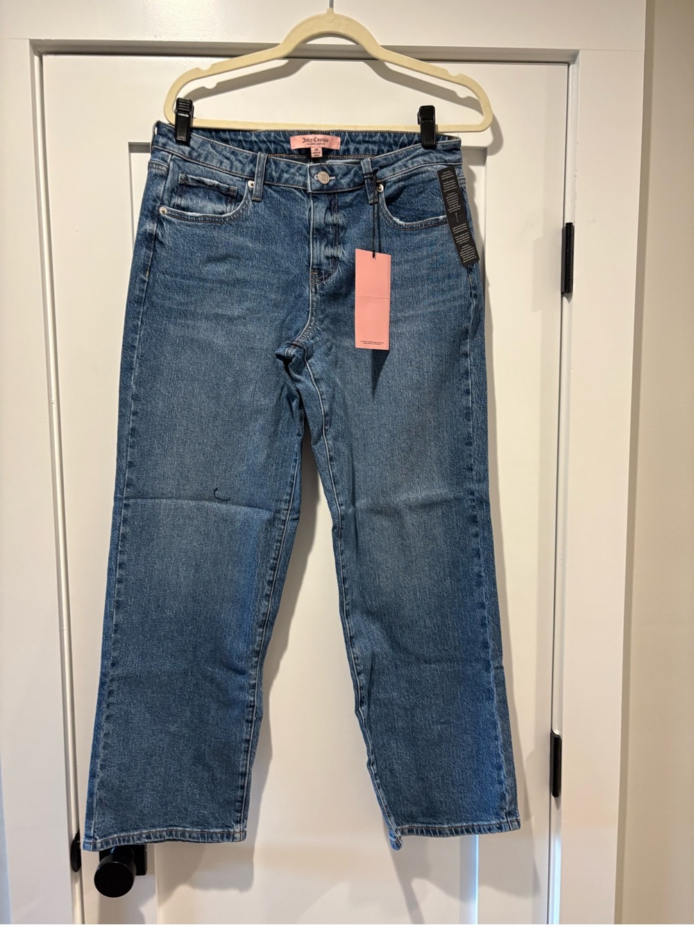 New Juicy Couture wide leg heart pocket jeans. Size 28